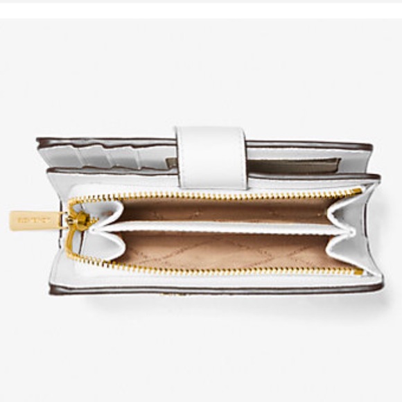 Michael Medium Crossgrain Leather Bifold Wallet
Optic White
NWT - Picture 4 of 16